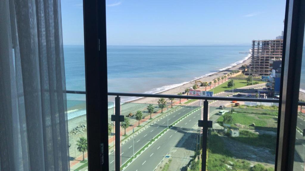 Zeyton Hotel Батуми Екстериор снимка
