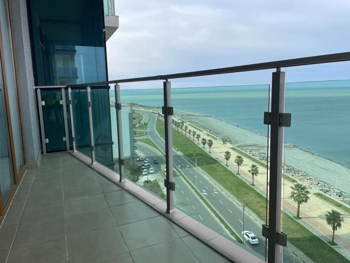 Zeyton Hotel Батуми Екстериор снимка