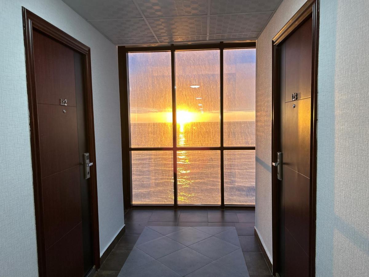 Zeyton Hotel Батуми Екстериор снимка